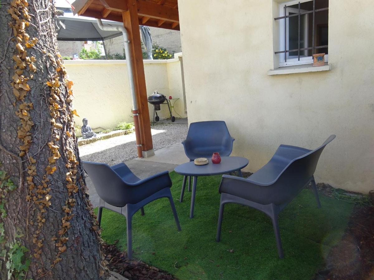 Gite Des Pleiades Villemoirieu Exterior foto