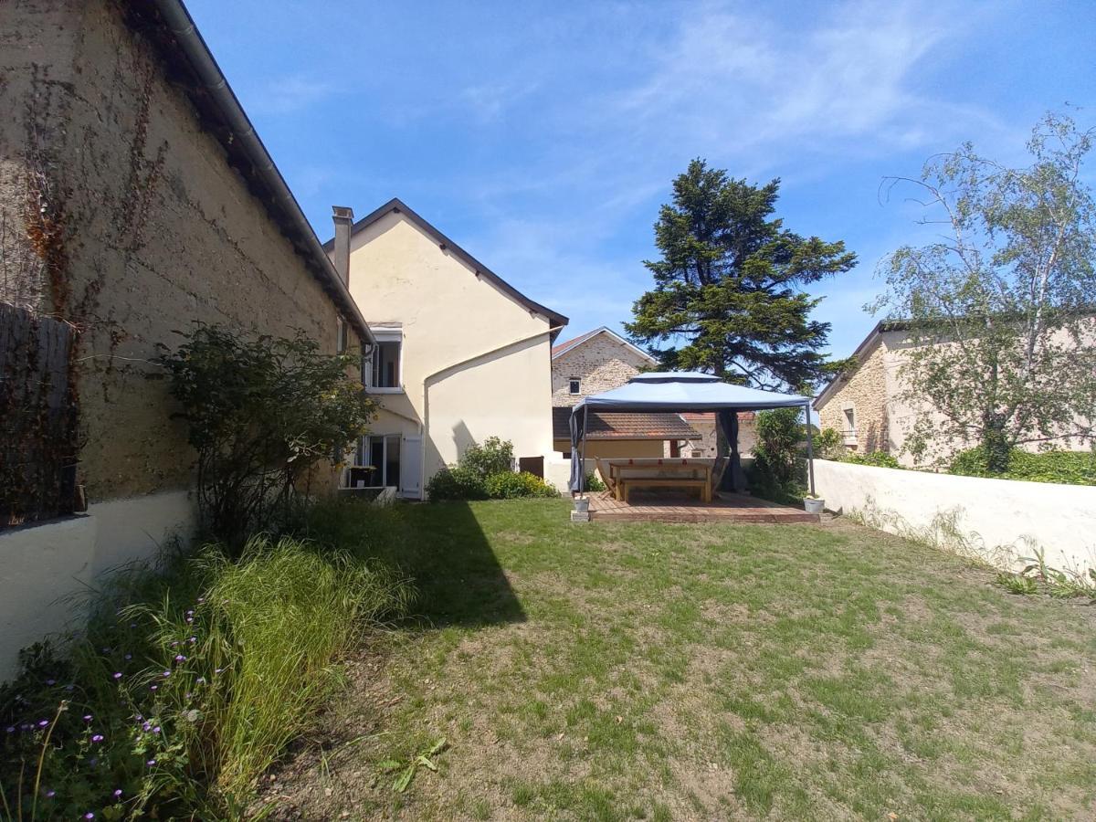 Gite Des Pleiades Villemoirieu Exterior foto