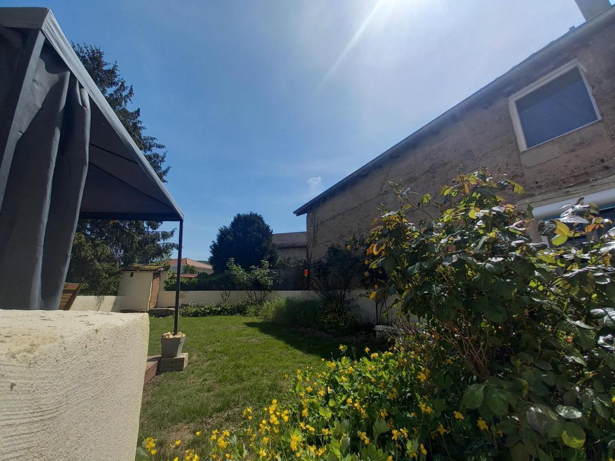 Gite Des Pleiades Villemoirieu Exterior foto